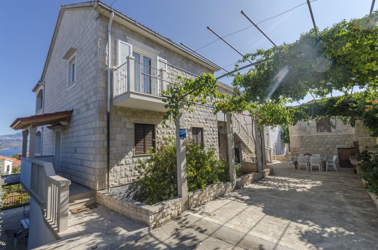 Apartments Silvana Supetar Exterior foto