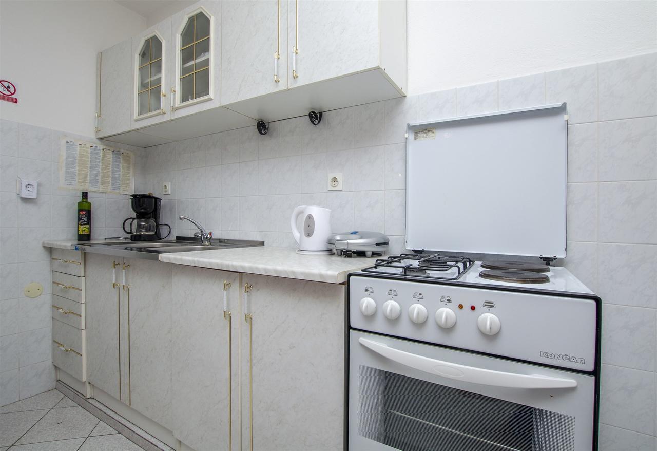 Apartments Silvana Supetar Exterior foto